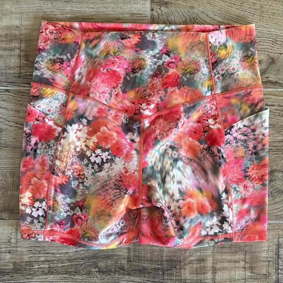 {Athleta} Salutation Stash Pocket 5” Shorts | Sz L - Picture 6 of 11